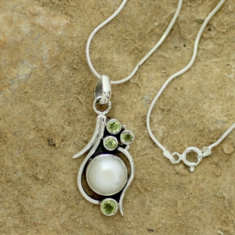 long gold chain necklace for layering-Handmade Sterling Silver 'Sublime India' Pearl Peridot Necklace (10 mm) (India)