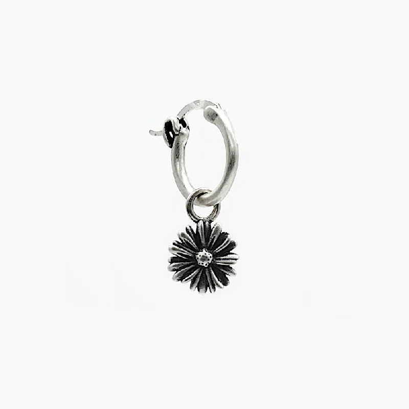 vintage-inspired stud earrings for retro charm -Daisy Sterling Silver Earring