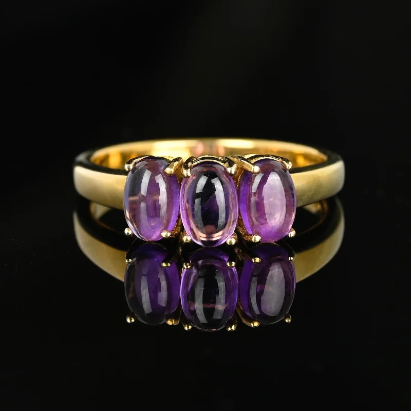 men’s wedding rings with custom engravings-Vintage Three Stone Amethyst Cabochon Ring in Gold